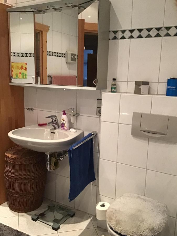 Gemuetliches In Mit Garten-, Kuechennutzung Und Schnellem Wifi Homestay Winningen